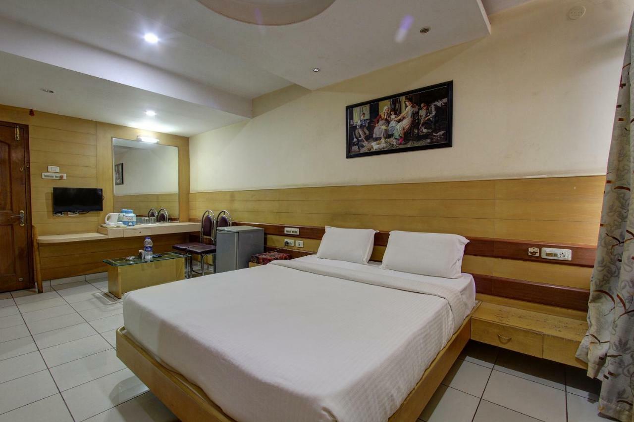 بادامي Hotel Rajsangam International المظهر الخارجي الصورة