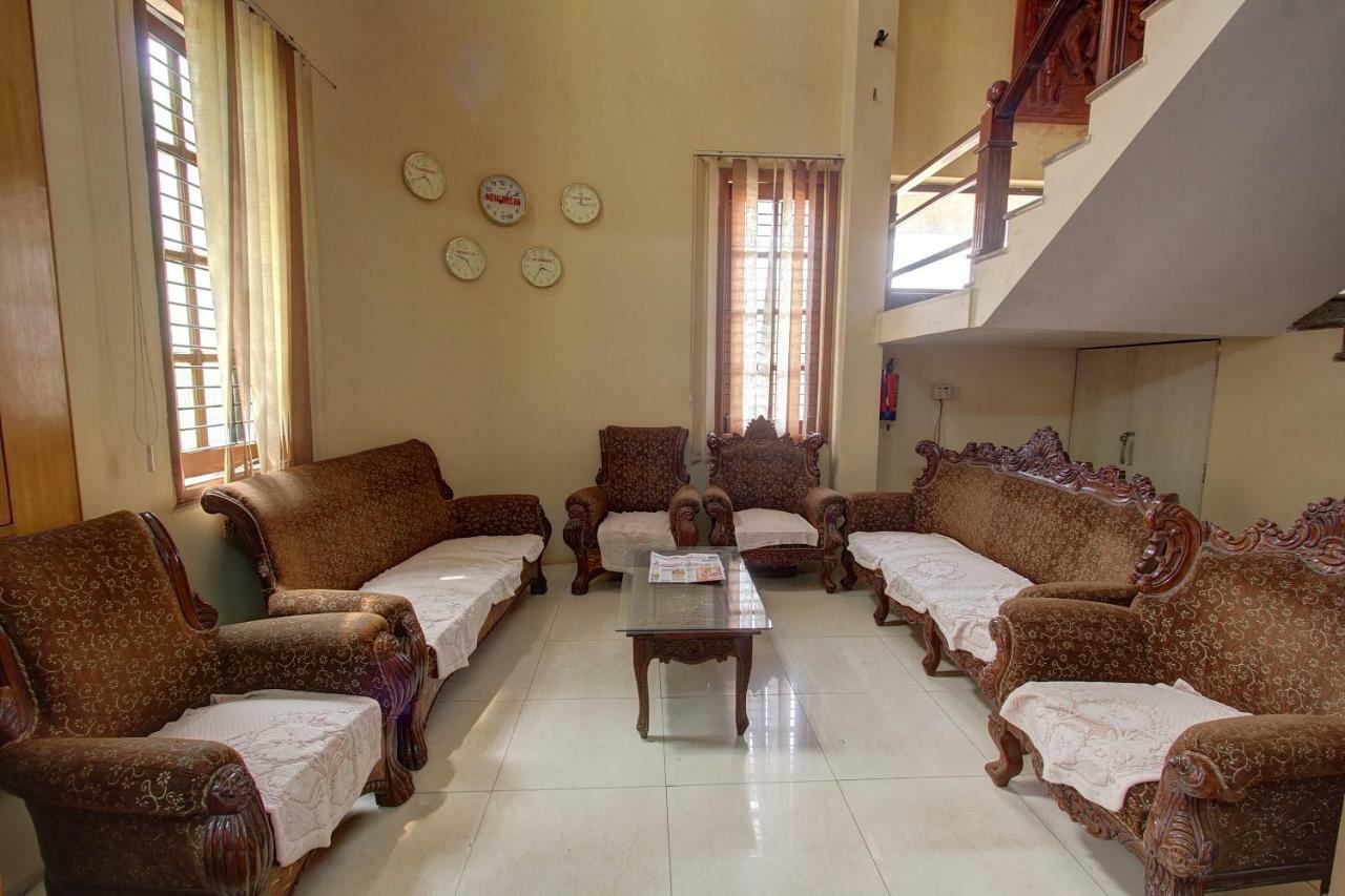 بادامي Hotel Rajsangam International المظهر الخارجي الصورة