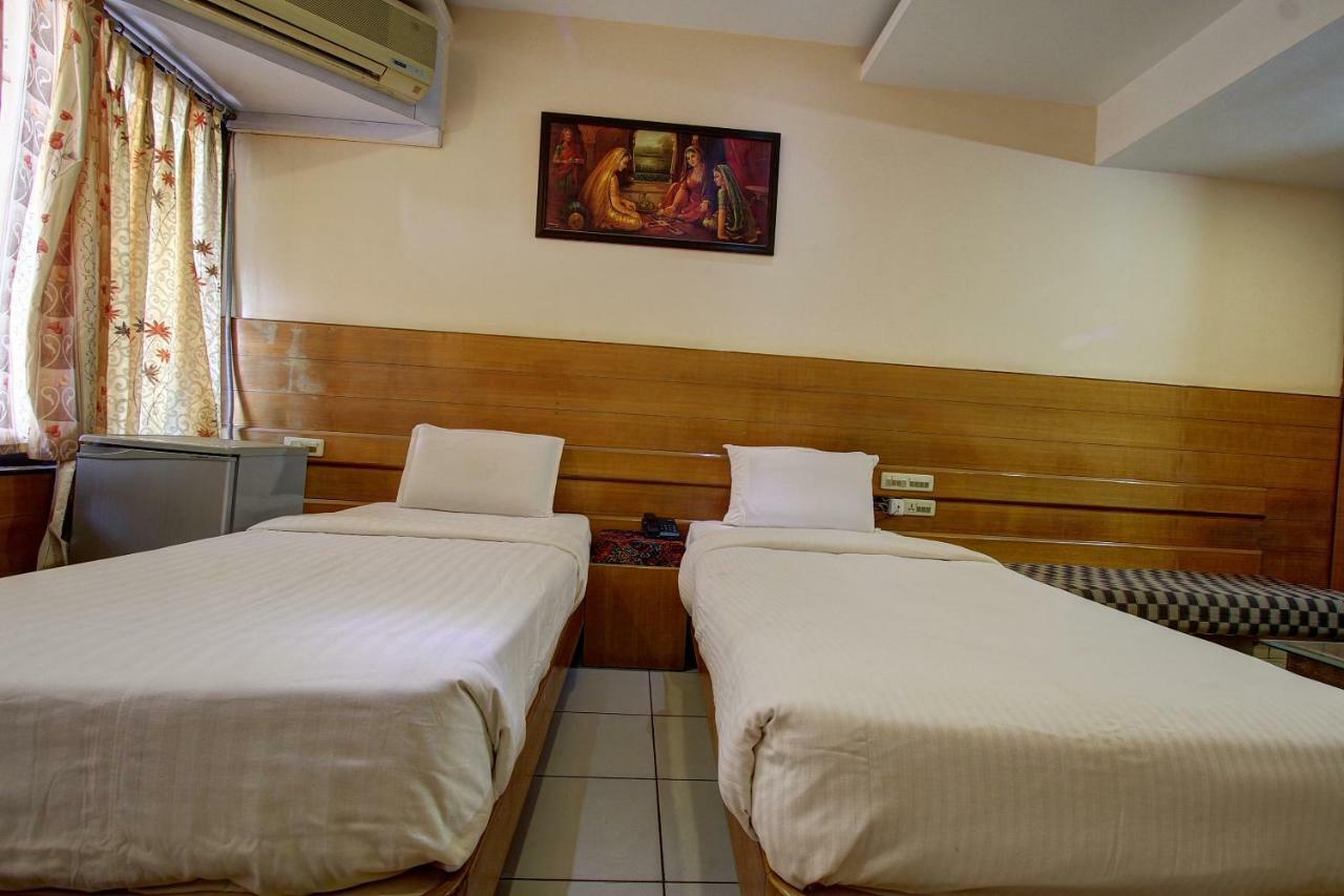 بادامي Hotel Rajsangam International المظهر الخارجي الصورة